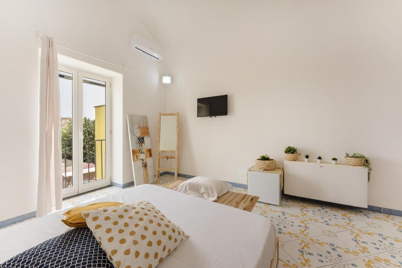 Aparthotel Il Poeta Procida Esterno foto