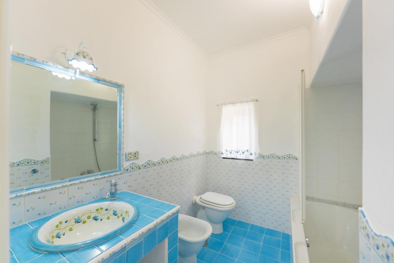 Aparthotel Il Poeta Procida Esterno foto
