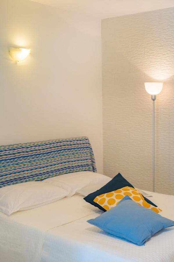 Aparthotel Il Poeta Procida Esterno foto