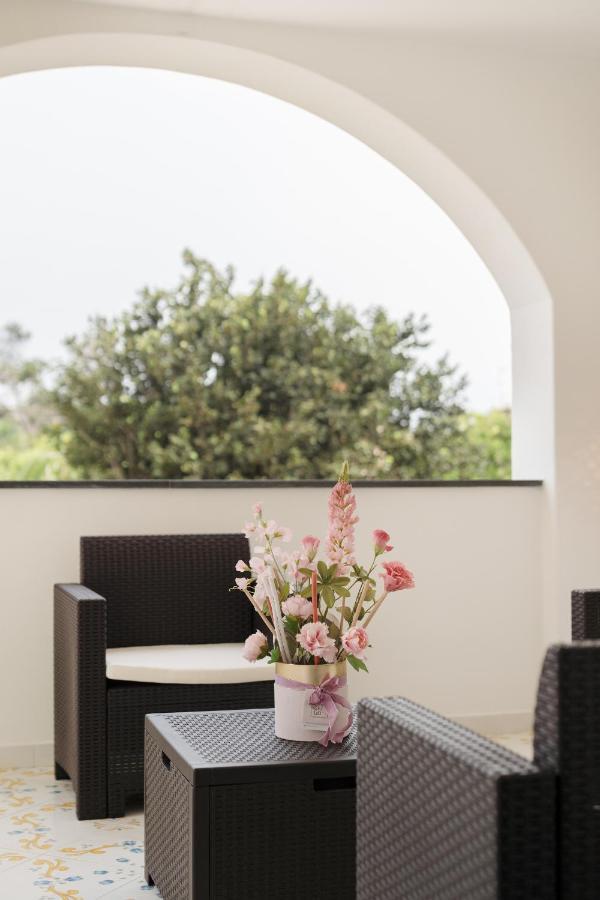 Aparthotel Il Poeta Procida Esterno foto