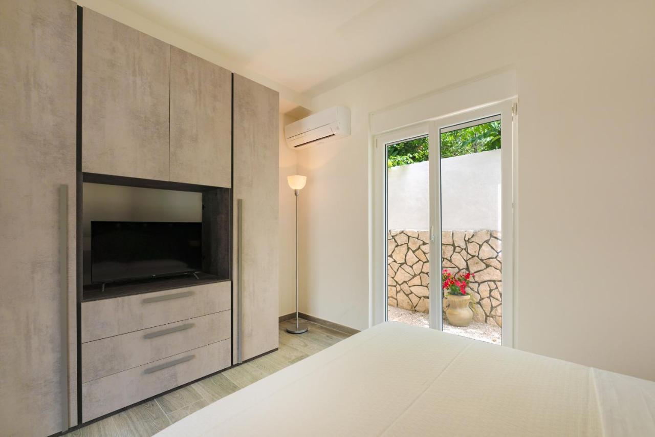 Aparthotel Il Poeta Procida Esterno foto