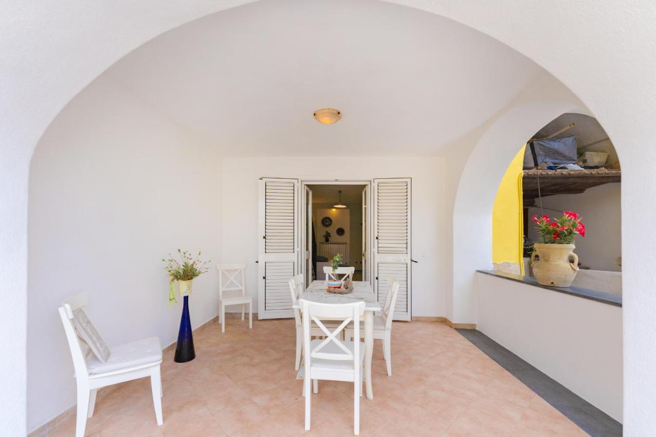 Aparthotel Il Poeta Procida Esterno foto