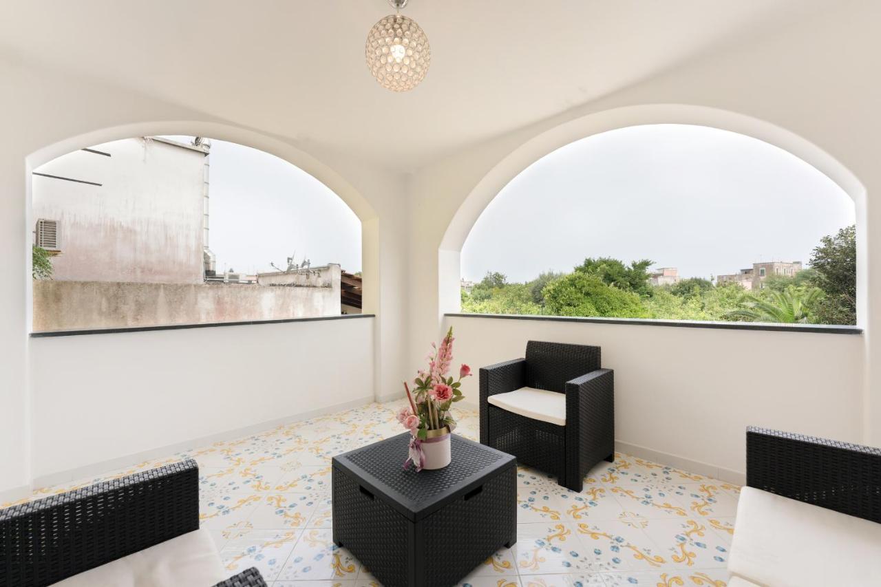 Aparthotel Il Poeta Procida Esterno foto
